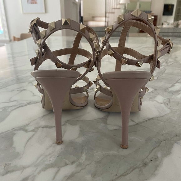 Valentino - Picture 3 of 6